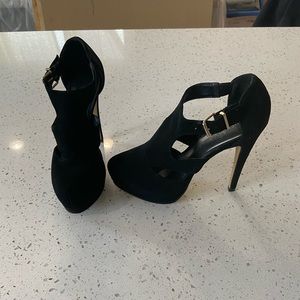 Rock Republic suade pumps 👑